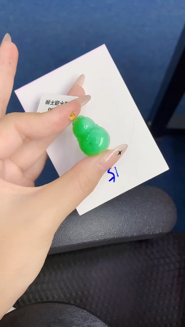颈饰18K金镶嵌翡翠缅甸天然翡翠A货