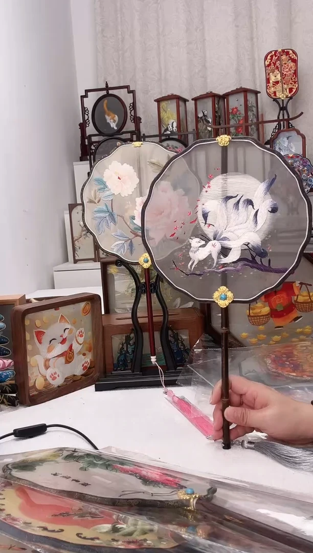 扇子苏绣作品手工团扇