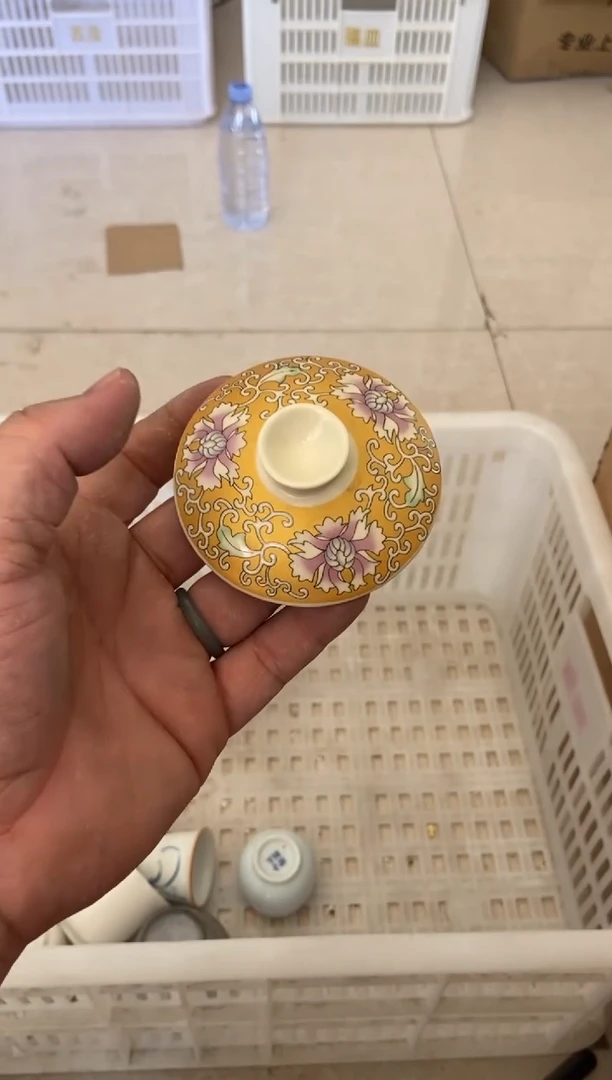 无运费险有瑕疵的摄影的产品有使用过的痕迹有点脏介意勿拍