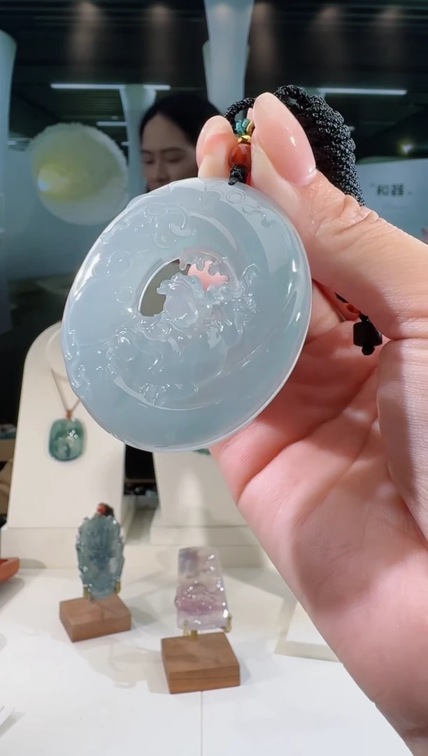 翡翠未镶嵌吊坠(不含链)纯天然A货翡翠三足蟾（多样性发一）