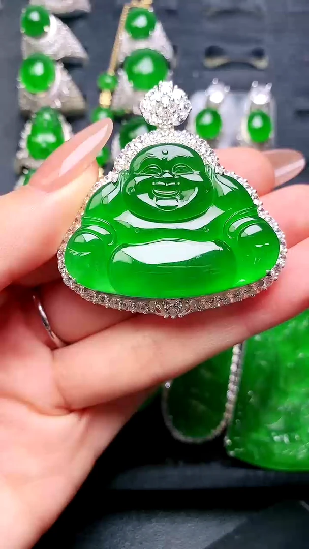 【闪购商品】翡翠吊坠(赠链)未镶嵌佛公吊坠