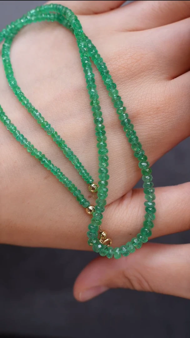 颈饰18K金镶嵌祖母绿颈饰