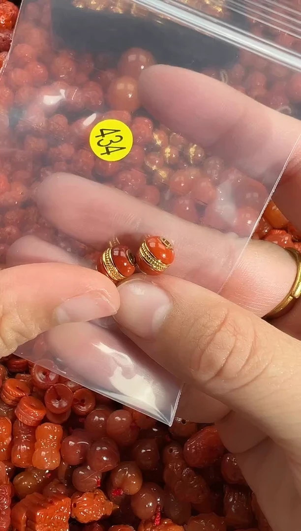 颈饰未镶嵌南红玛瑙1