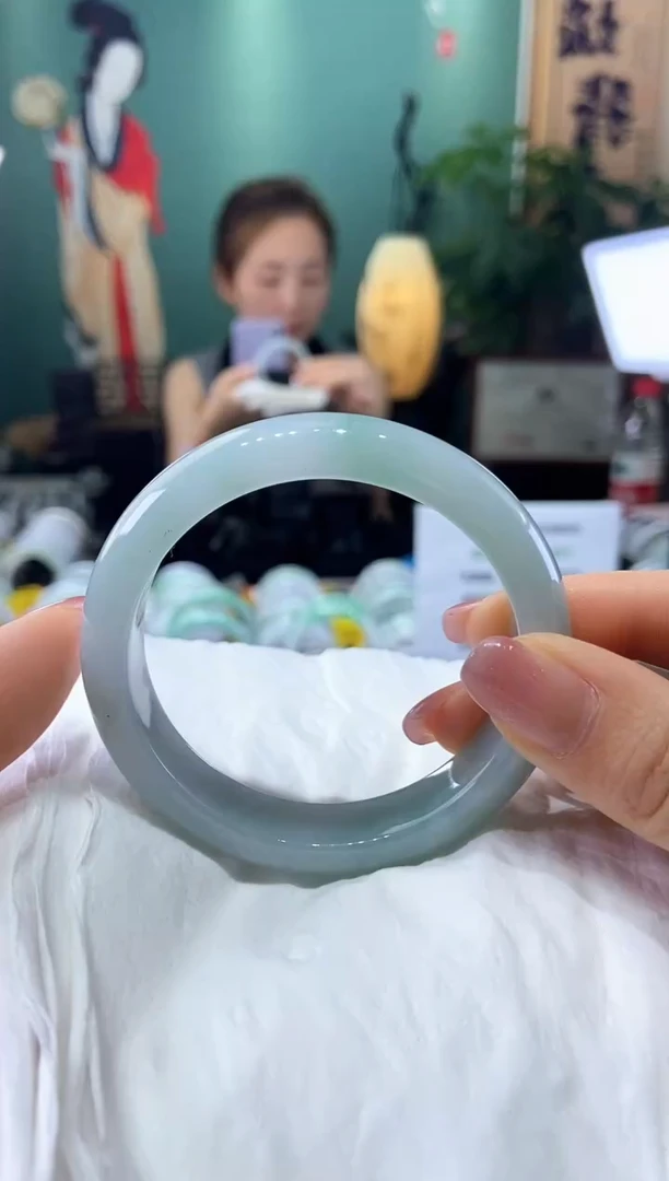 翡翠手镯未镶嵌54.8圈口t