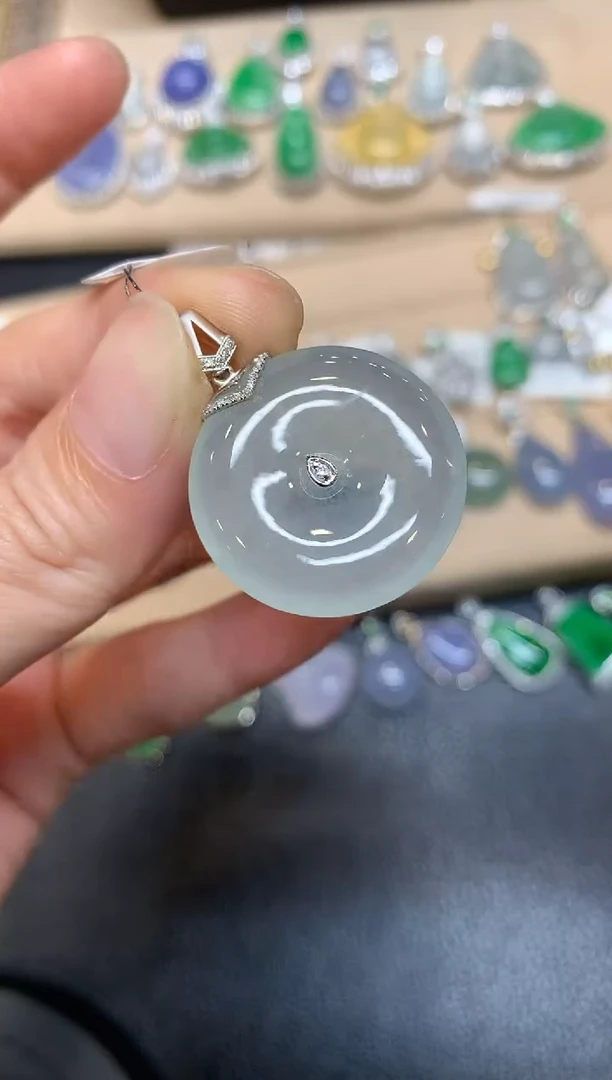 翡翠18K金镶嵌颈饰平安扣【无服务费