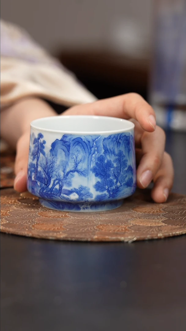 【闪购商品】杯看山柴窑青花山水