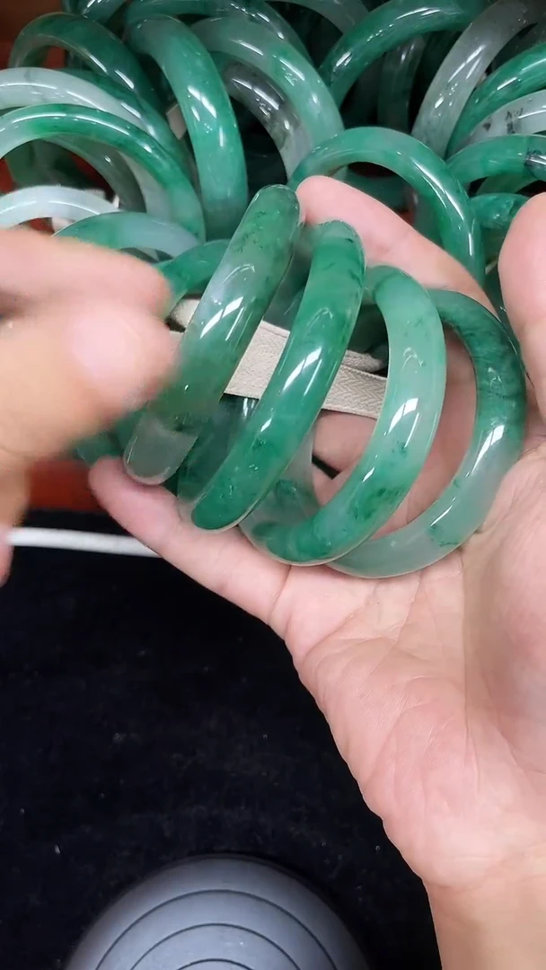 石英质玉手镯未镶嵌天然非洲翠手镯 拍一发一多样性发其一