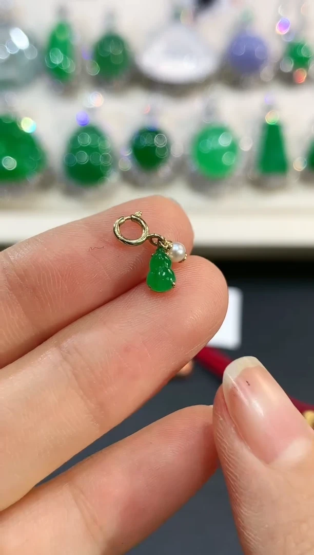 【闪购商品】翡翠吊坠(不含链)18K金镶嵌q21 多样性一件发货