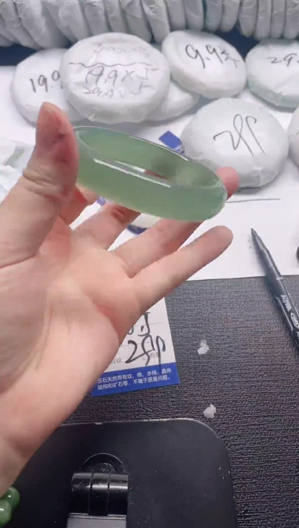 未镶嵌手镯石英质玉70-58