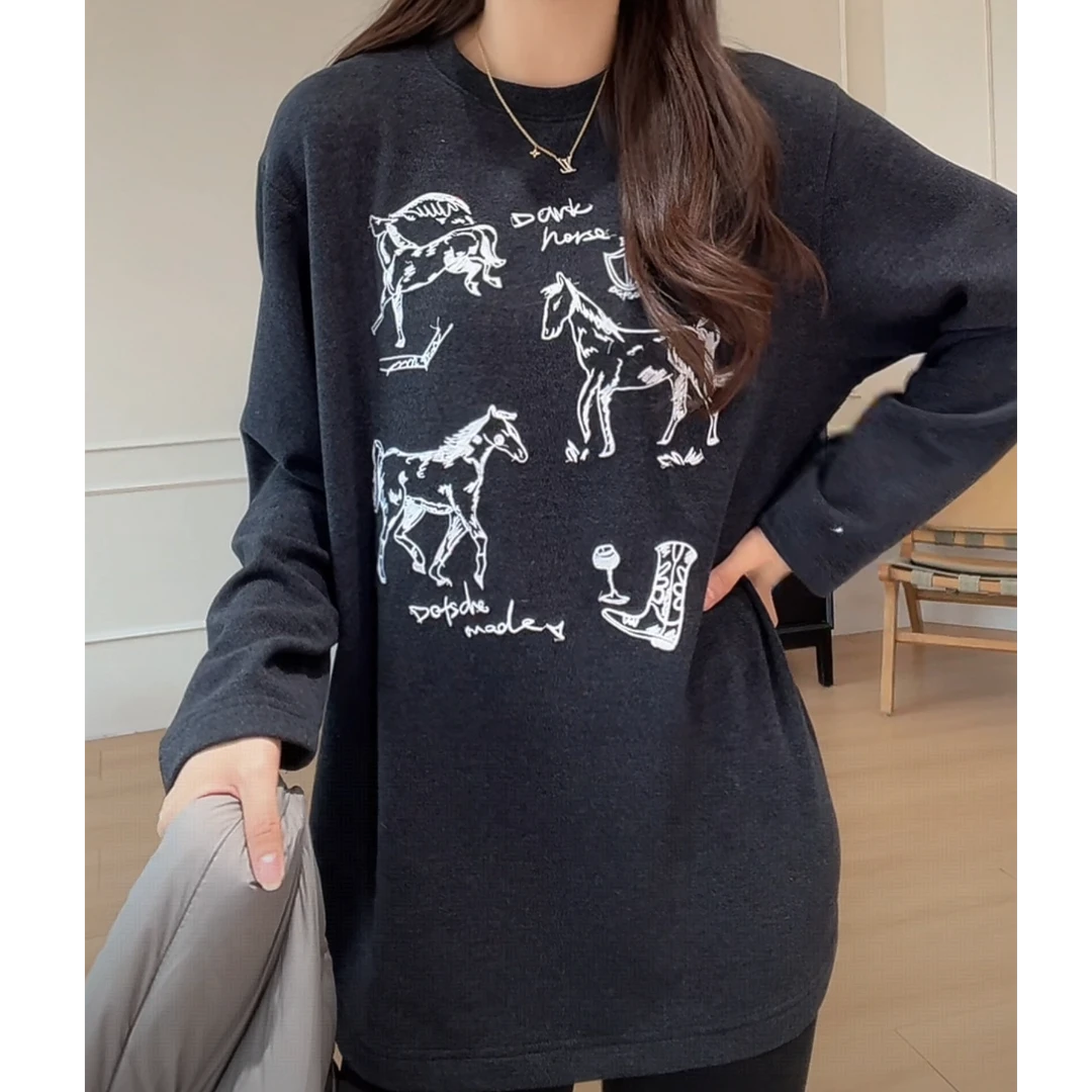 【余欢欢】秋冬加厚重工刺绣圆领长袖打底衫-YHW50964