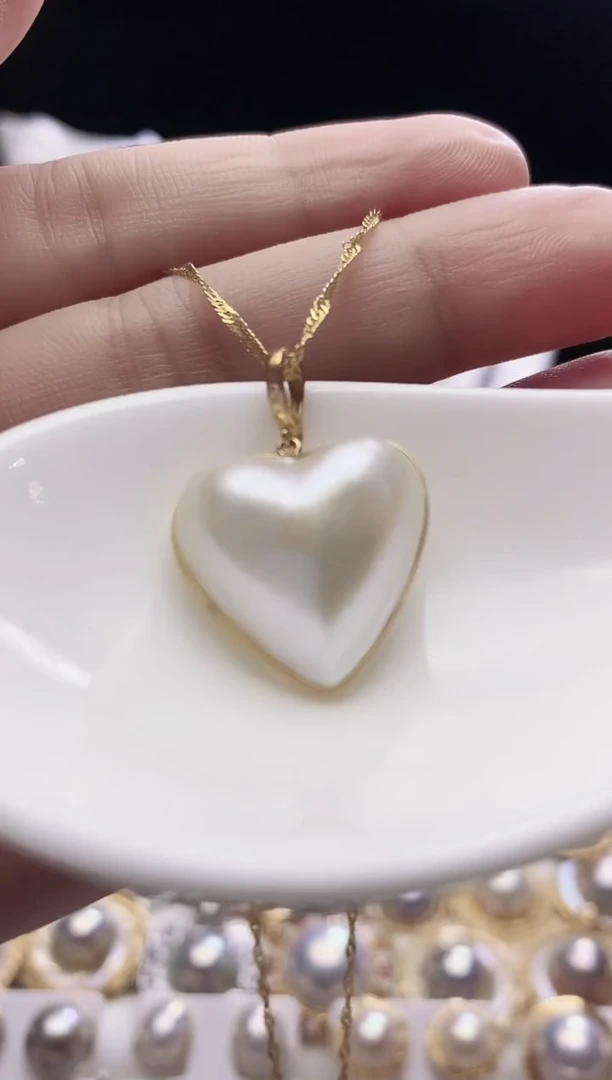 18K金镶嵌颈饰拼合珍珠（马贝珠）海水马贝吊坠