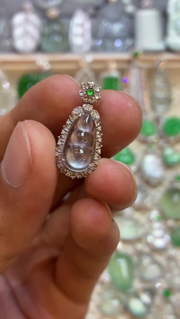 吊坠(不含链)18K金镶嵌翡翠豆子