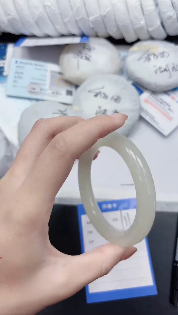 未镶嵌手镯石英质玉111-62.2FMSY