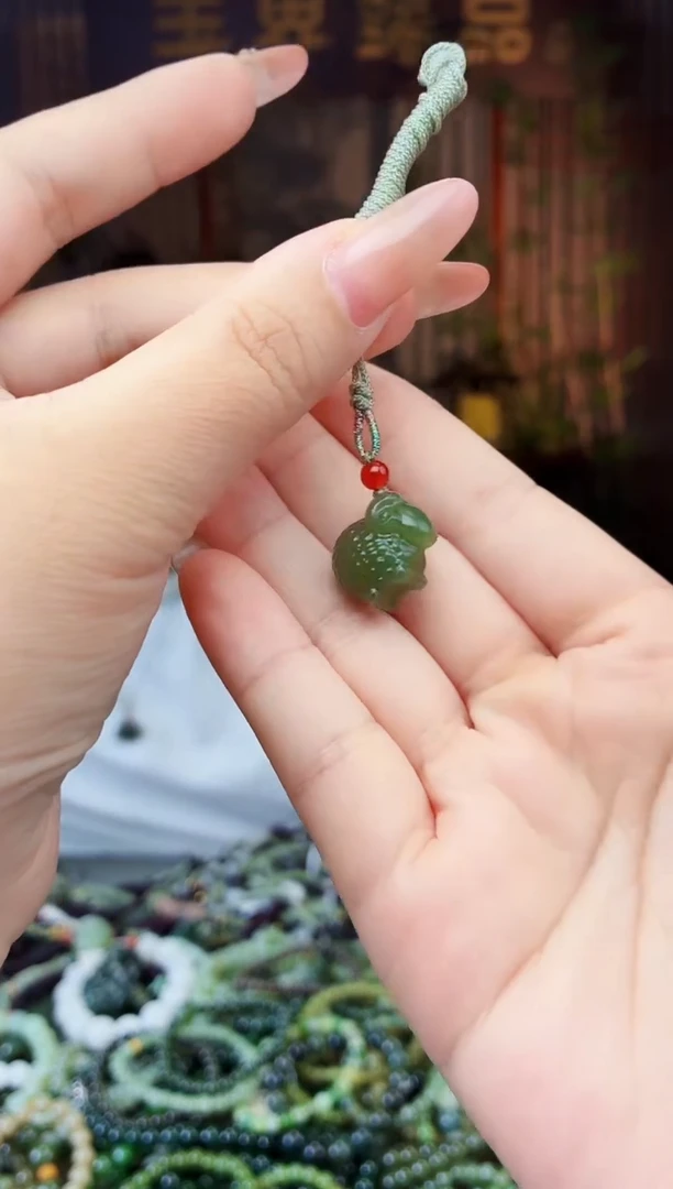 和田玉未镶嵌颈饰拍一发一