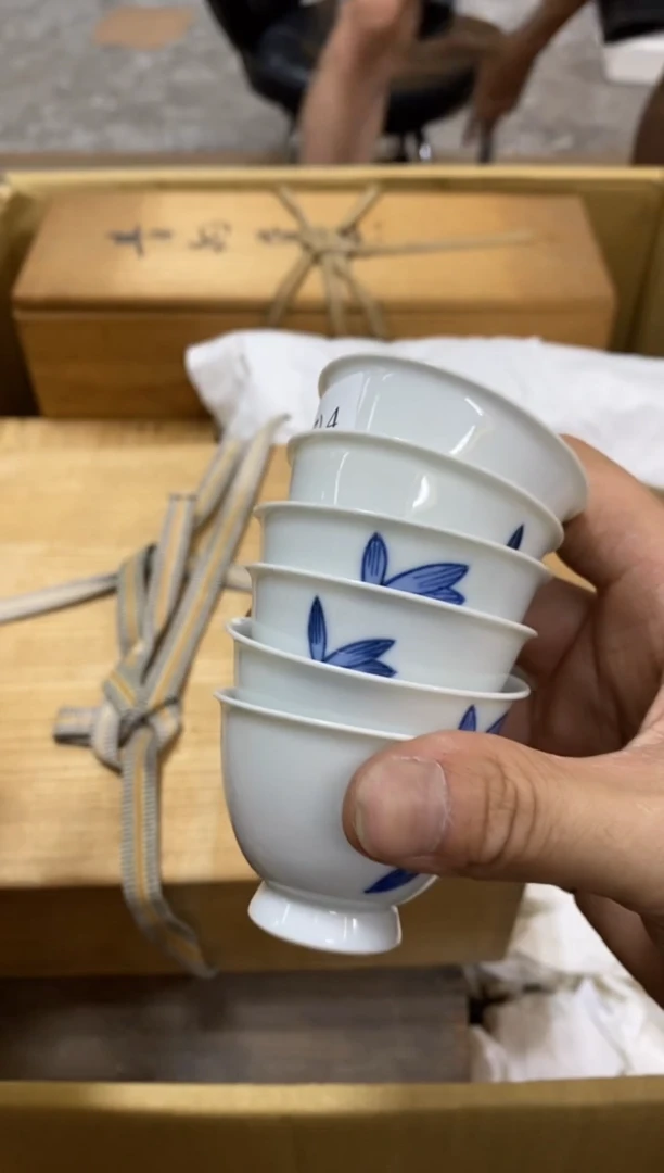 现代中古回流瑕疵杯碟