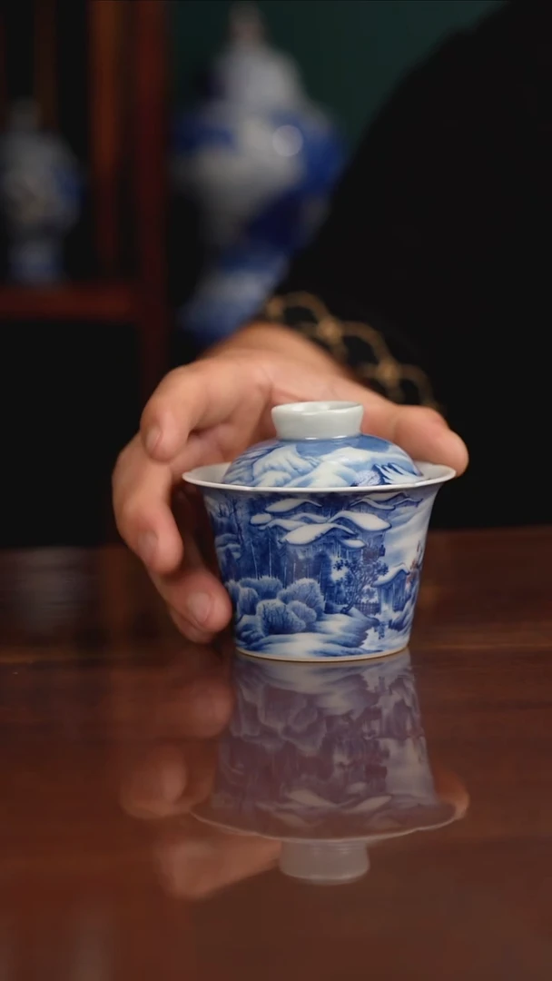 景琳藏青花雪景盖碗