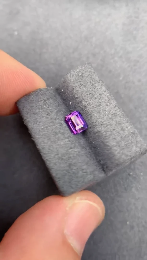 裸石彩色蓝宝石1.07ct 无烧紫蓝宝