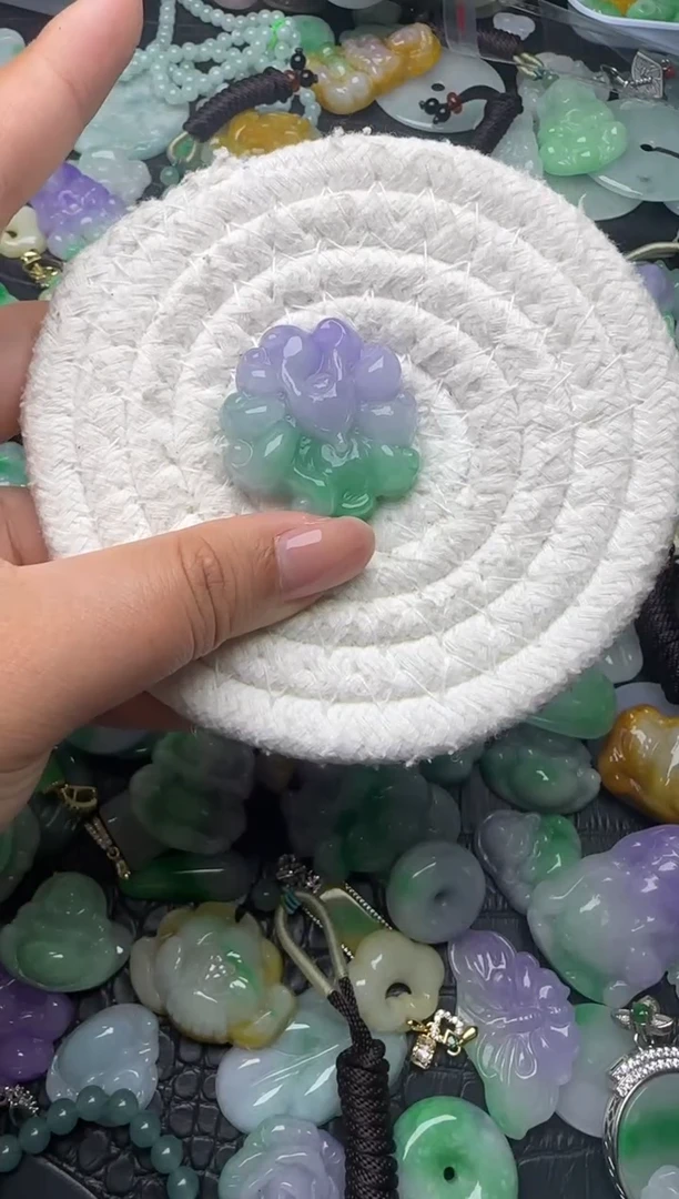 颈饰未镶嵌翡翠缅甸翡翠吊坠