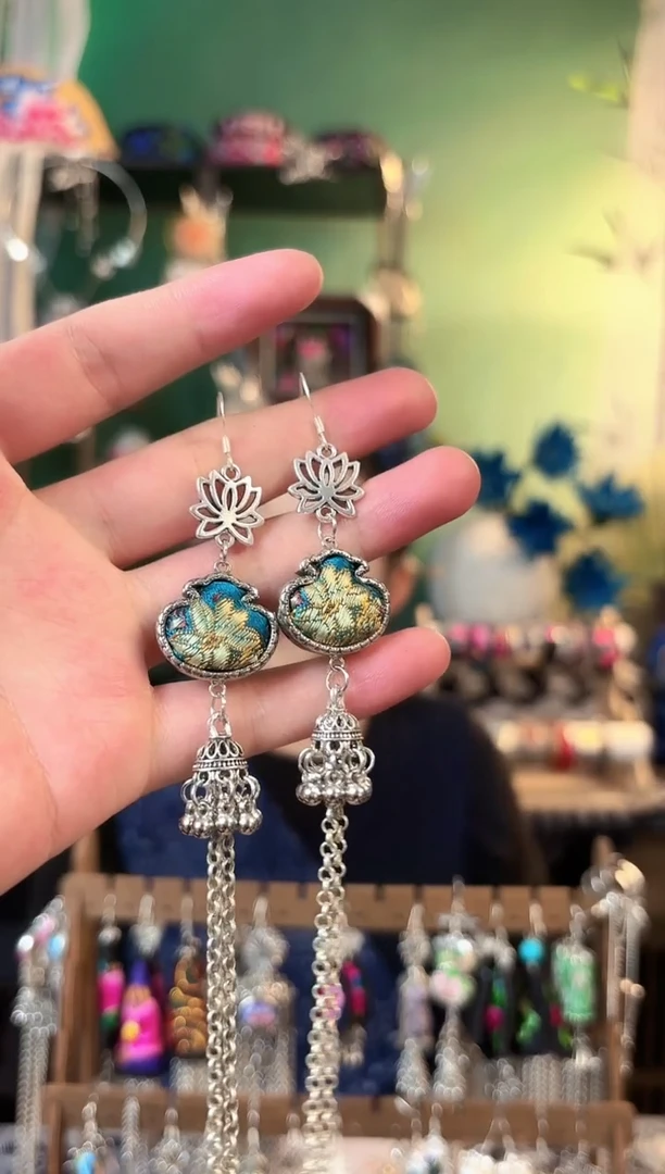 织绣彩云南阁非遗老绣饰品051