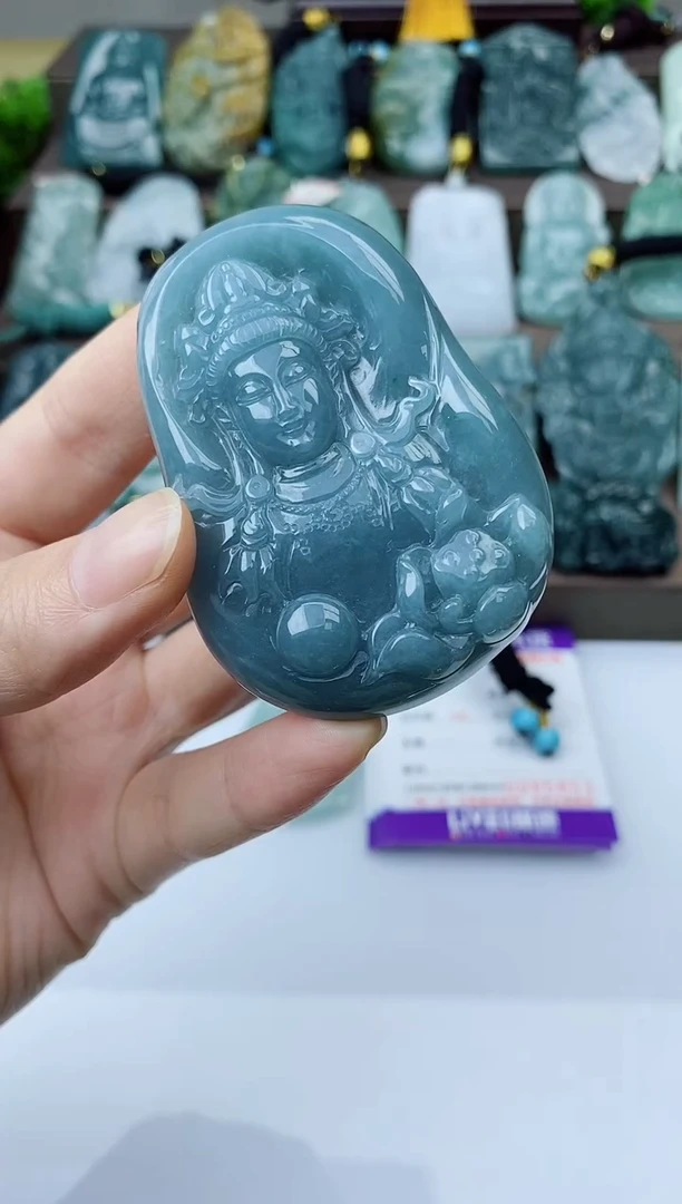 翡翠未镶嵌颈饰