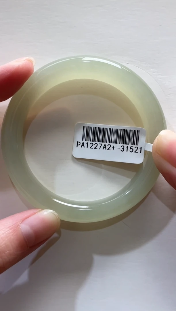 【闪购商品】和田玉手镯未镶嵌50+