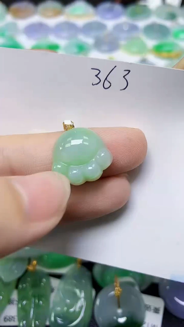 翡翠未镶嵌颈饰 天然缅甸翡翠A货