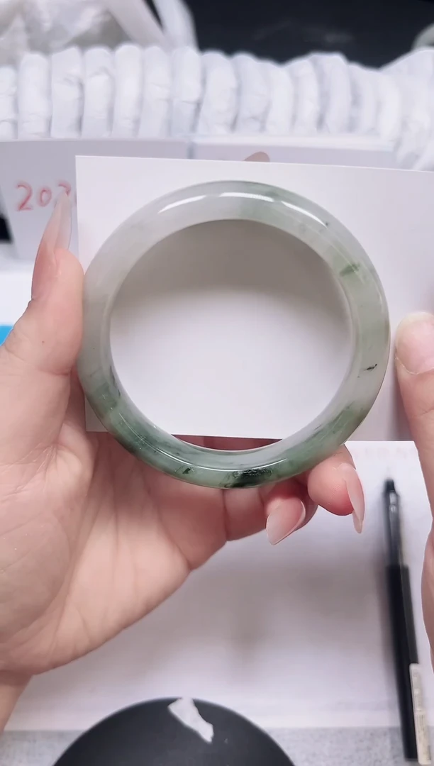 未镶嵌手镯石英质玉197-59.8