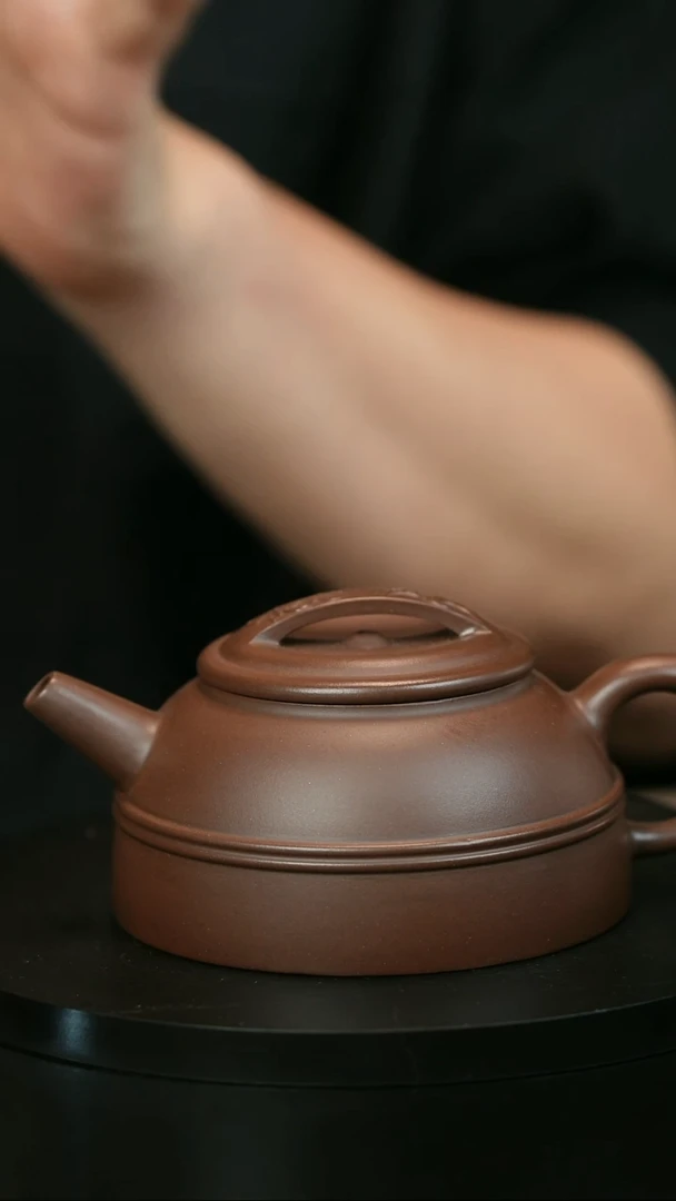 茶壶紫砂五**登H2005周卓琴光素双线笠圆