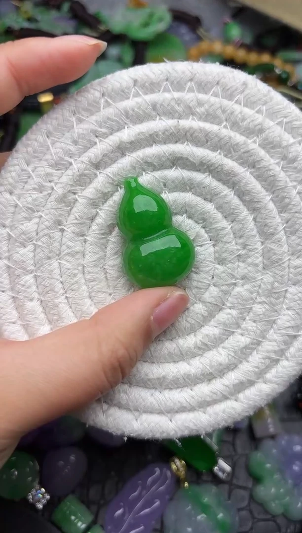 颈饰未镶嵌翡翠缅甸翡翠吊坠