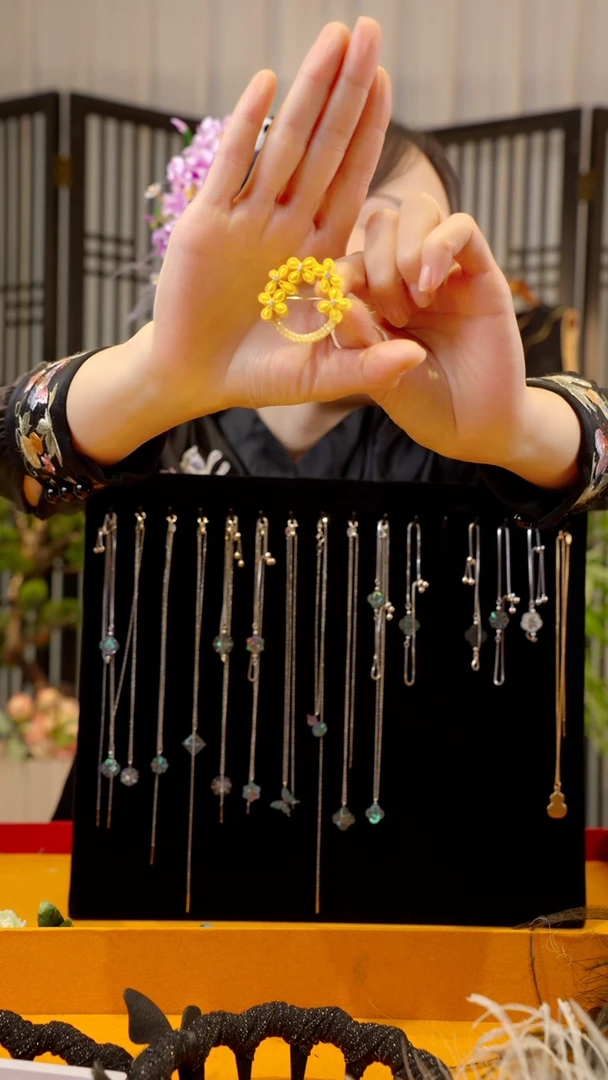 织绣都*兴非遗手工绒花饰品