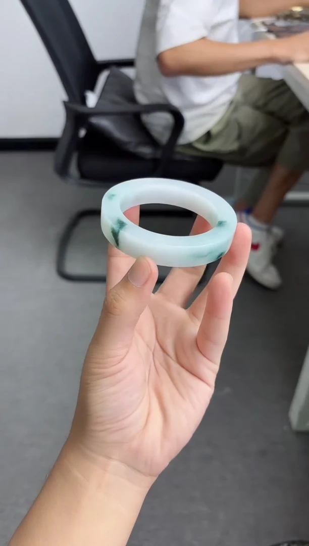 未镶嵌手镯定制翡翠手镯