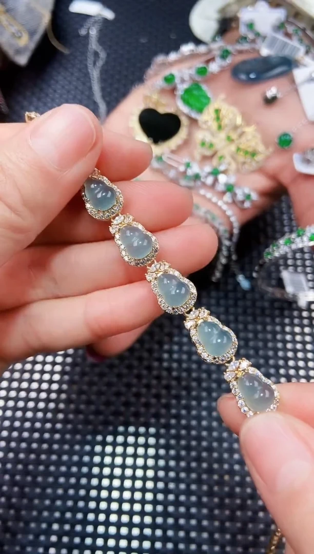 【闪购商品】翡翠手链未镶嵌11111111