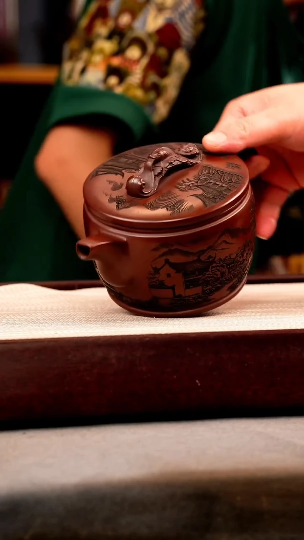 茶壶紫砂铁皮石红 如意汉瓦 刻绘