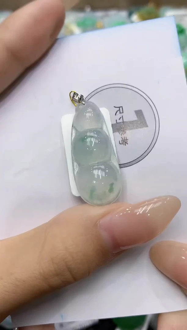 颈饰18K金镶嵌翡翠111111111111