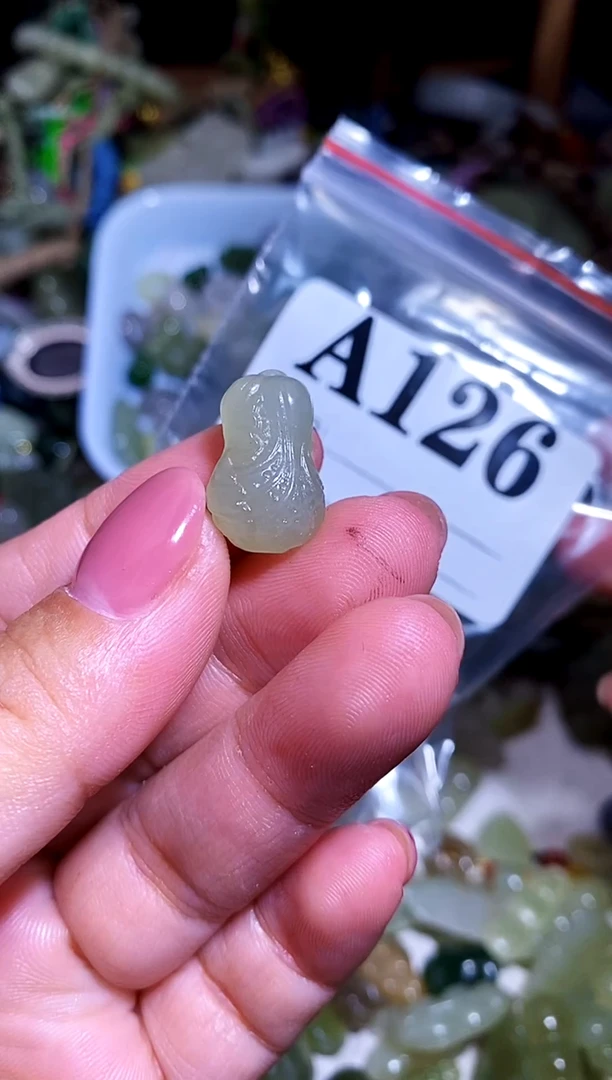 和田玉未镶嵌颈饰1