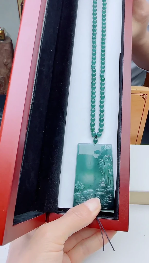 颈饰未镶嵌翡翠多样性发其一