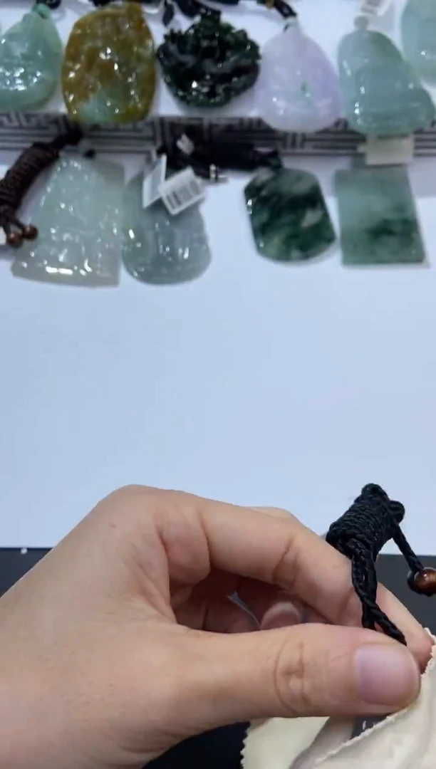 未镶嵌挂件翡翠邱****站898989