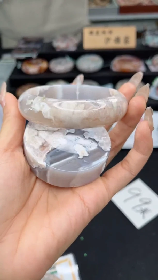 【闪购商品】石英质玉手镯未镶嵌62圈口（不退不换）1571526