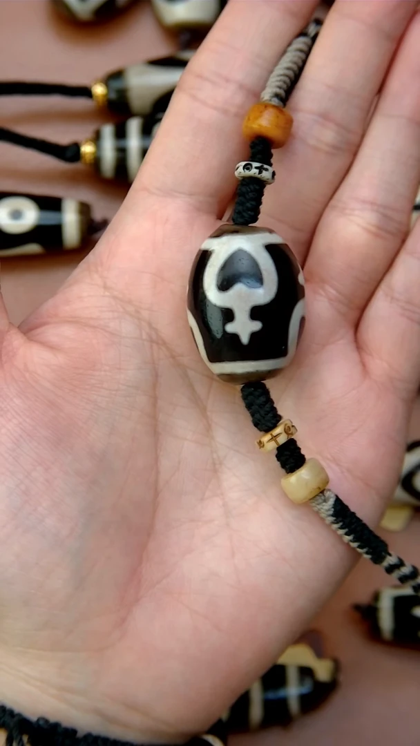 未镶嵌颈饰玛瑙/玉髓优*宝瓶