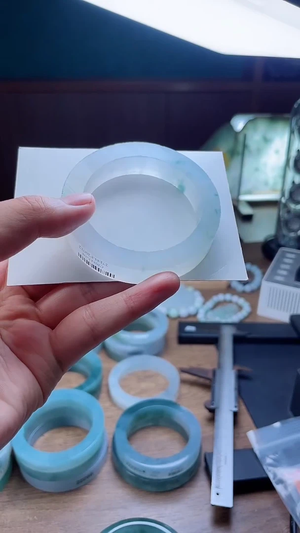 定制翡翠手镯未镶嵌定制