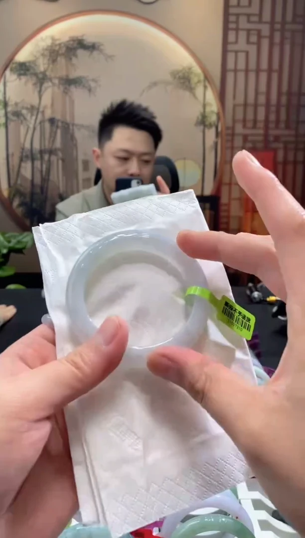 未镶嵌手镯翡翠000051899