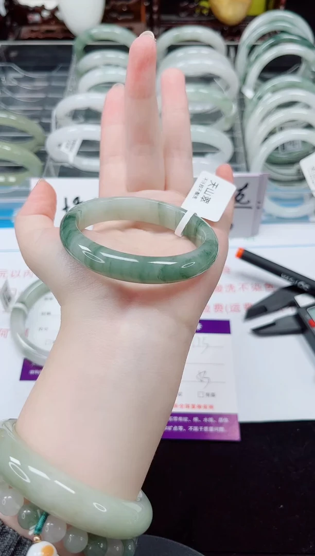 未镶嵌手镯石英质玉173-53/54