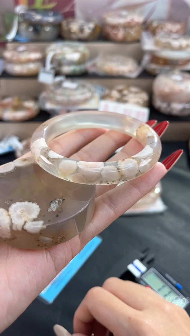 未镶嵌手镯石英质玉56