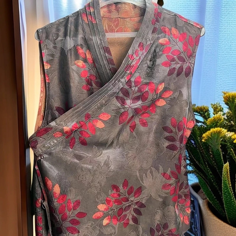 XY 2025时尚新款国风提花出水芙蓉湖蚕无袖马甲披肩 54ZH085