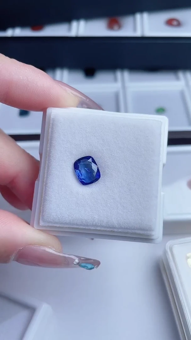 裸石海蓝宝石海蓝宝2.4CT