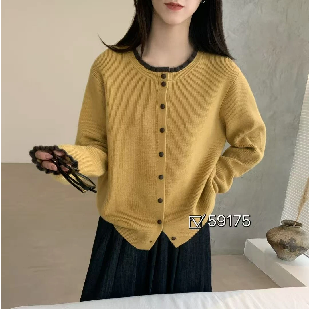 2025优米服饰经典百搭洋气显瘦圆领毛衣开衫外套秋冬长袖59175