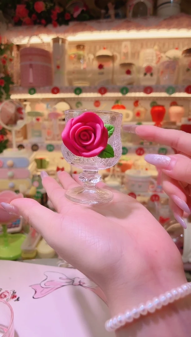 其他开播福利数量不多，快抢！玫瑰花白酒杯