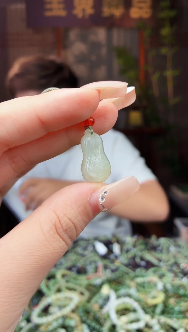 和田玉未镶嵌颈饰拍一发一