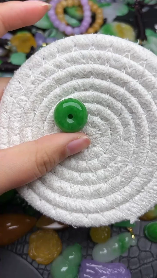 颈饰未镶嵌翡翠缅甸翡翠吊坠