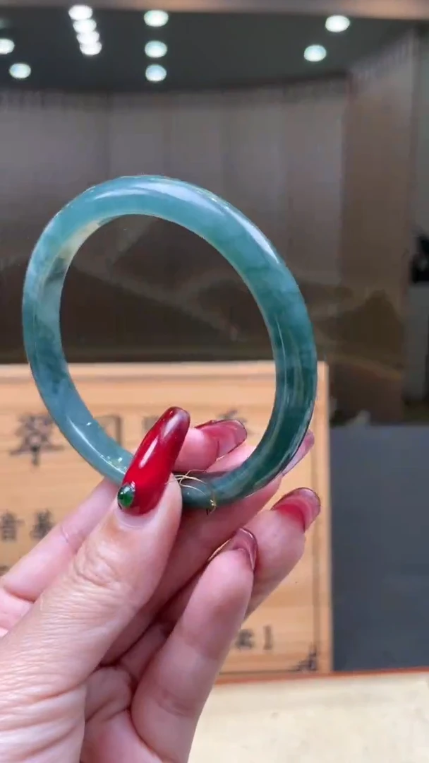 【闪购商品】翡翠手镯未镶嵌      *34